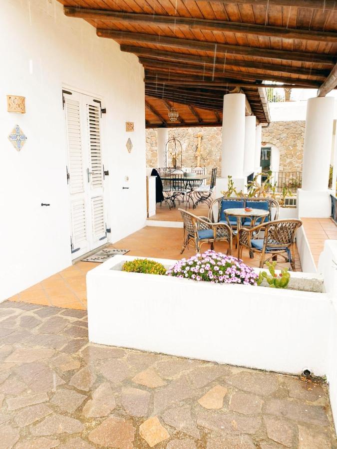 Villa Belvedere Lipari  Exteriör bild