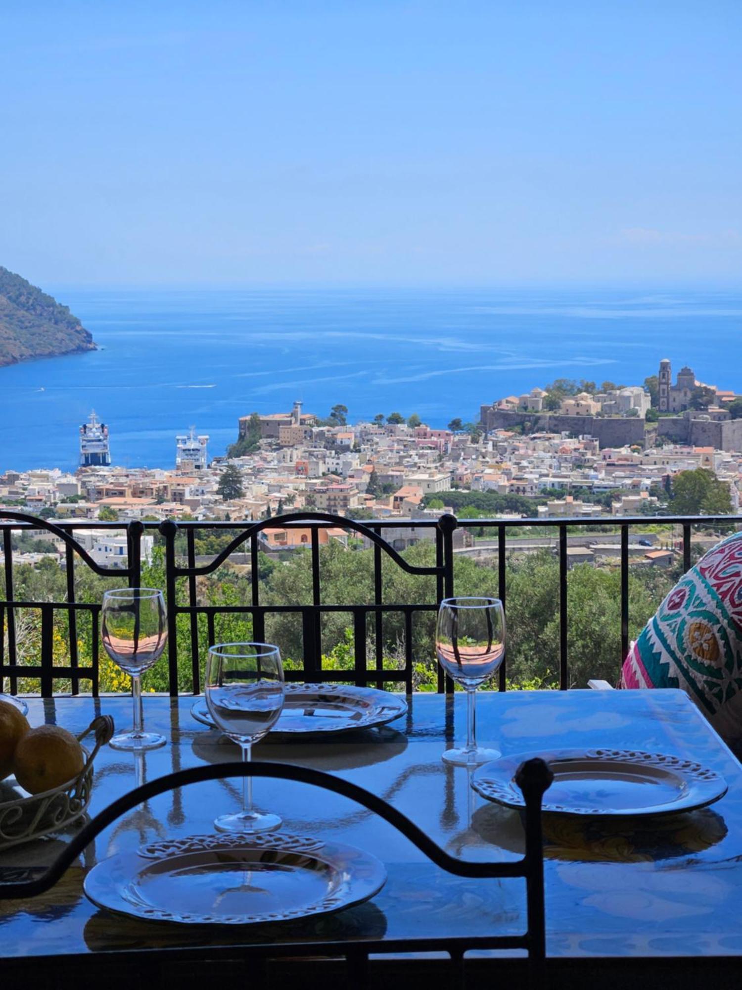 Villa Belvedere Lipari  Exteriör bild