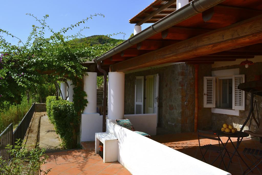 Villa Belvedere Lipari  Exteriör bild